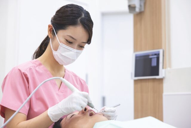 歯科医院で定期検診や歯のクリーニングを受けるメリット